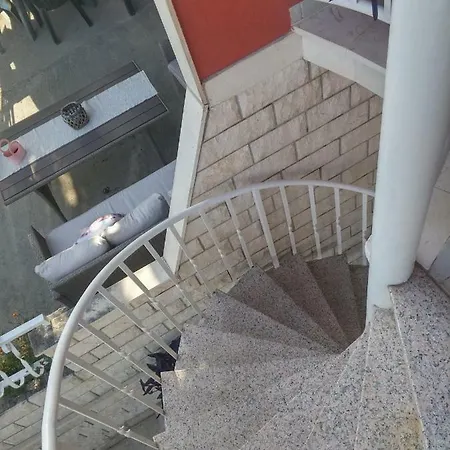 Ceco Apartman Stobreč