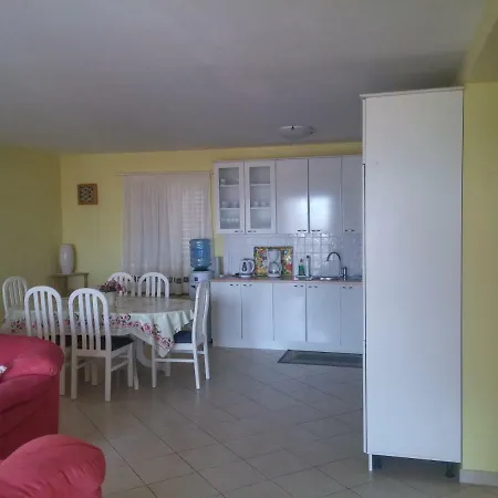 Ceco Apartman *