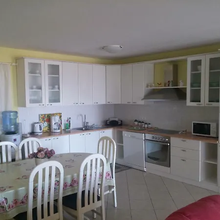 Ceco Apartman *