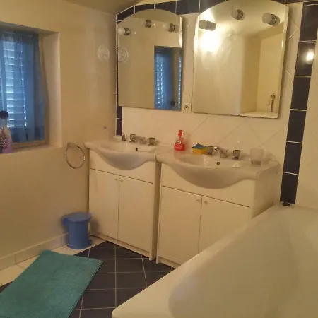 Ceco Apartman Stobreč